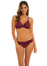 Load image into Gallery viewer, Wacoal Halo Lace Moulded Underwire Bra - Zinfandel
