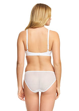 Load image into Gallery viewer, Wacoal Embrace Lace Soft Cup Bra - Delicious White
